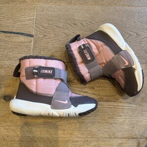 Nike Toddler Snow Boots Pink/Gray Quilted Warm Winter Shoes Size 10.5 NEW